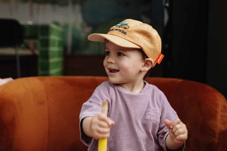Casquette enfant en lin Outside – Hello Hossy - Ambiance