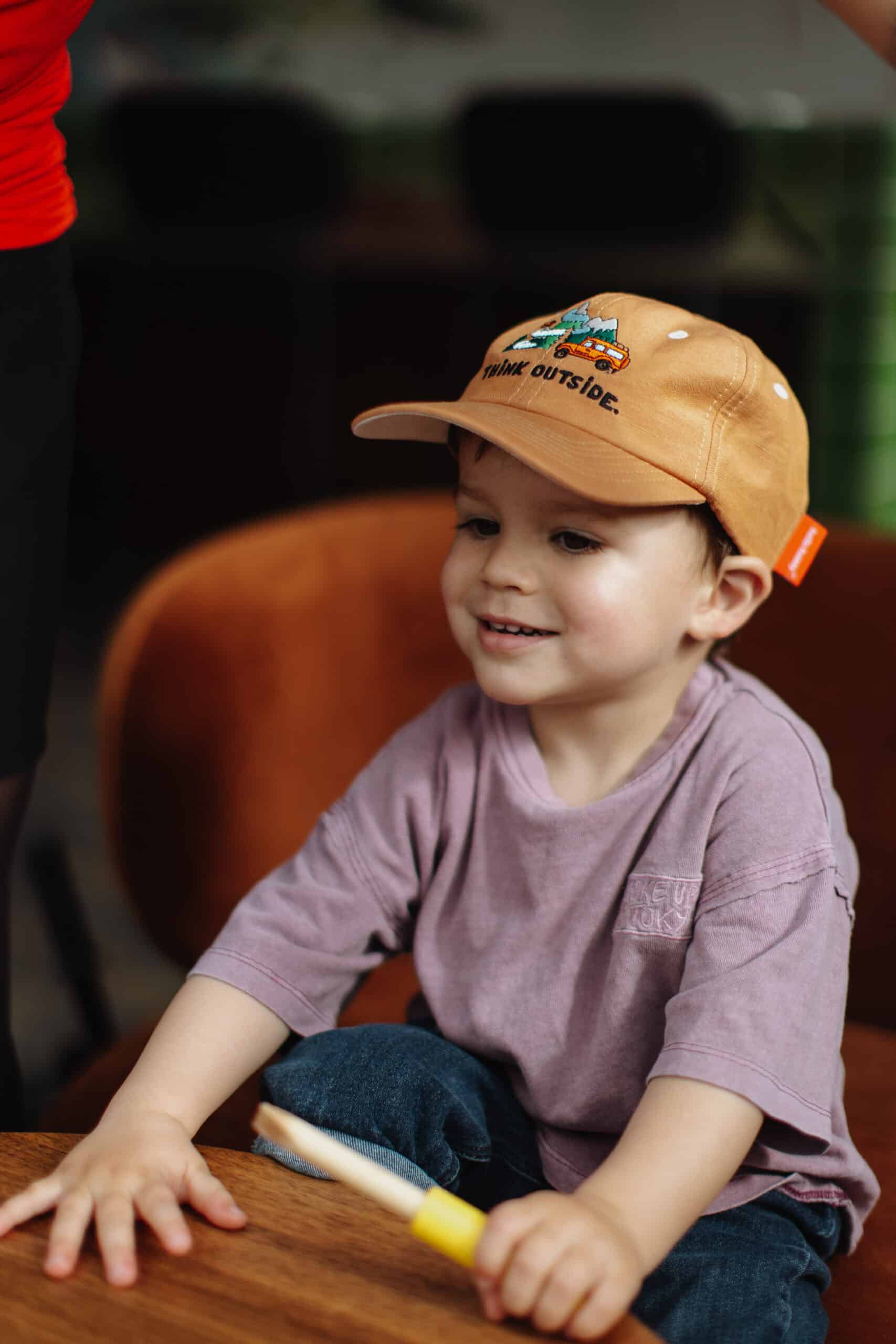Casquette enfant en lin Outside – Hello Hossy - Ambiance