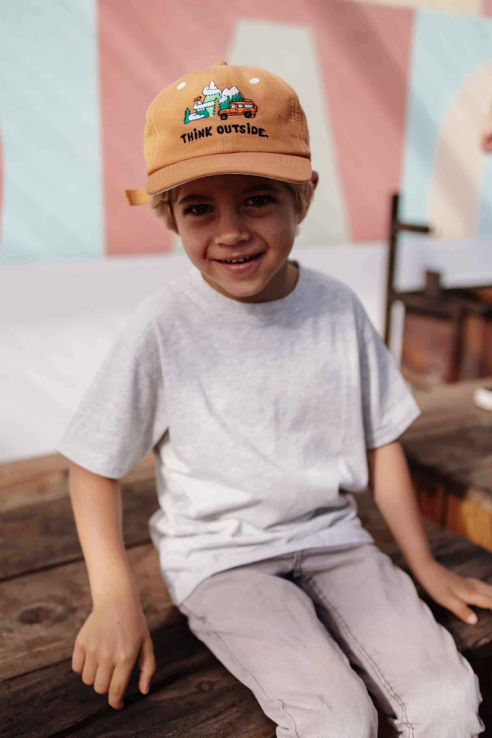 Casquette enfant en lin Outside – Hello Hossy - Ambiance