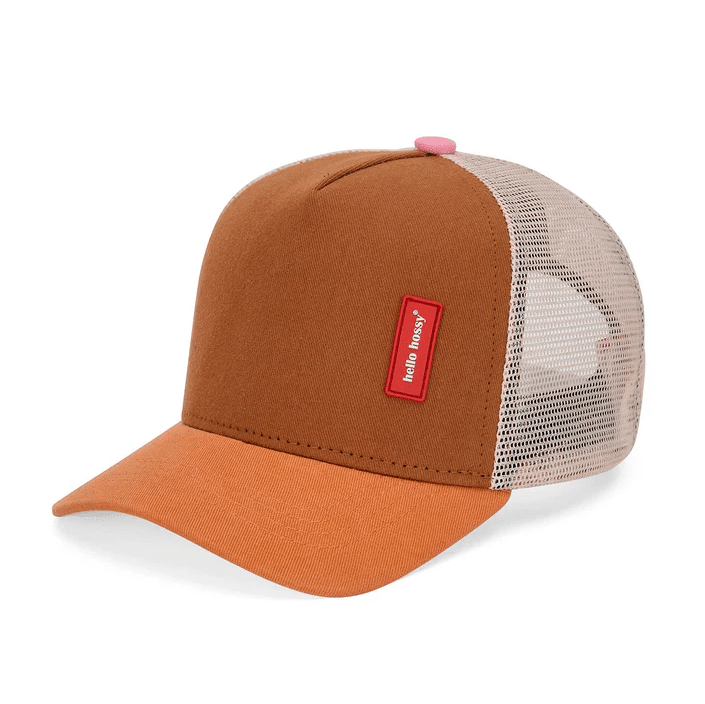 Casquette trucker maman Rubber Sienna – Hello Hossy - Vue de face sur fond blanc