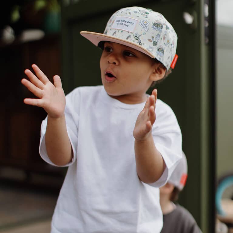 Casquette mountain ride pour enfant de la marque hello hossy