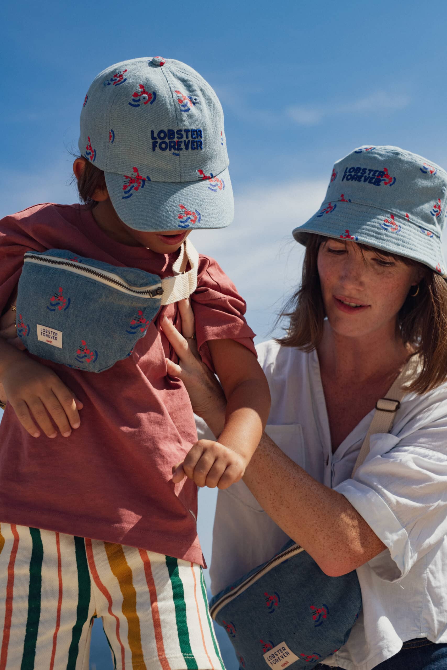 Banane denim enfant ou adulte "lobster forever" - Chamaye, vue d'ambiance portée par un enfant et un adulte