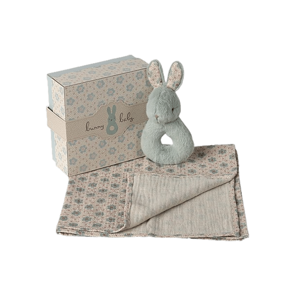 Coffret hochet lapin - Menthe - Maileg, vue de face sur fond blanc