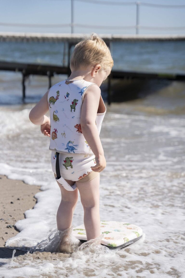 Gilet de natation dino beach filibabbba mise en situation