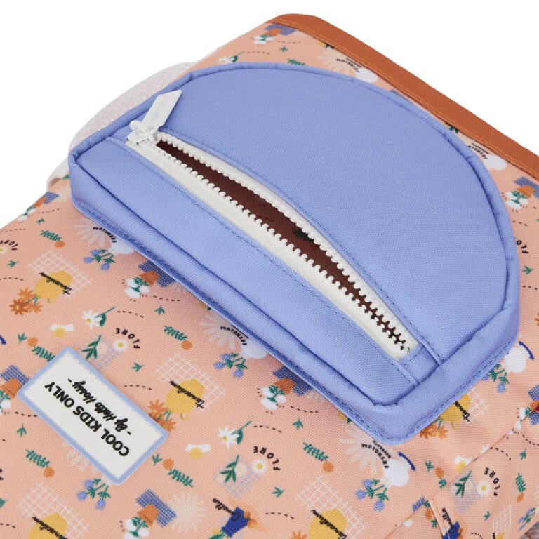 Sac à dos Flore - Hello Hossy, vue zoom sur la pochette avant sur fond blanc