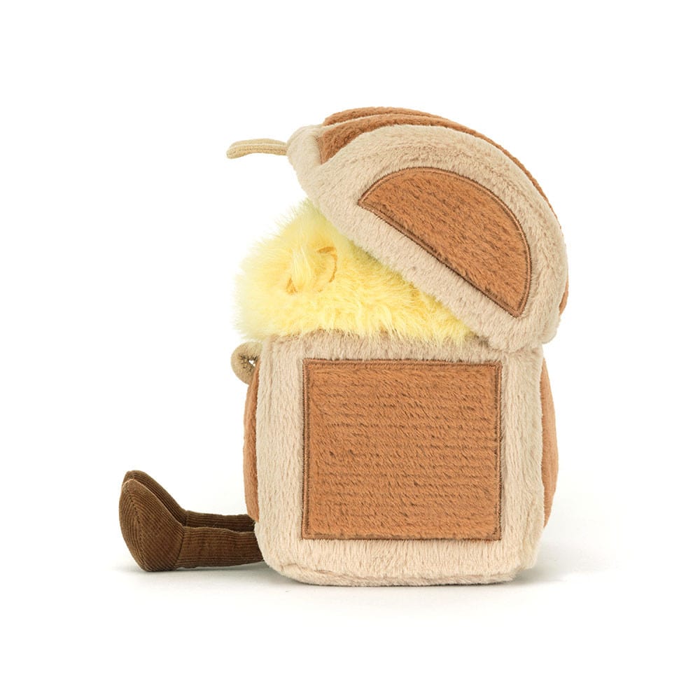Doudou coffre au trésor Amuseables - Jellycat, vue de côté sur fond blanc