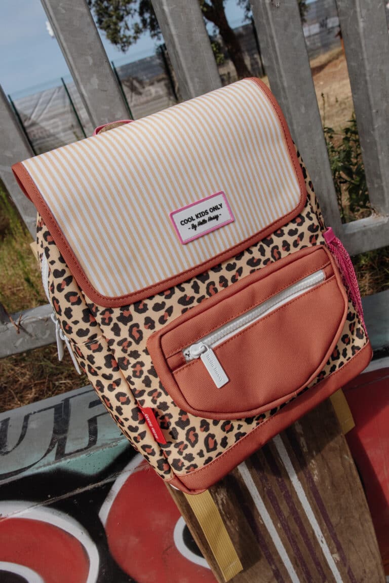 sac à dos hello hossy léopard vue de face mise en situation