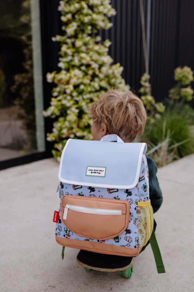 sac à dos dunk hello hossy vue de dos mise en scène