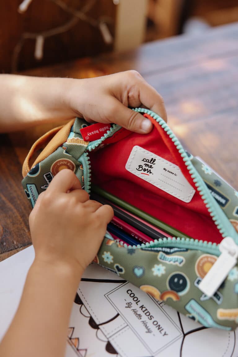 trousse smiley hello hossy vue de près