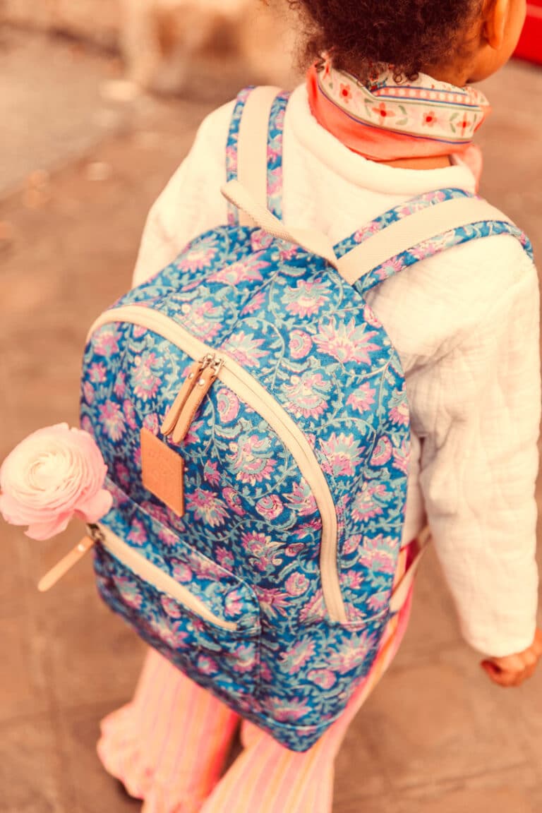 Sac à dos primaire - Collection été 2025 - Louise Misha - Jojo Factory ambiance portée