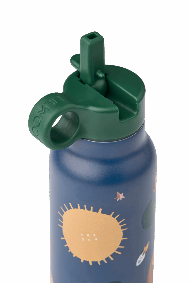 Gourde univers bleu marine liewood zoom sur l'embout paille