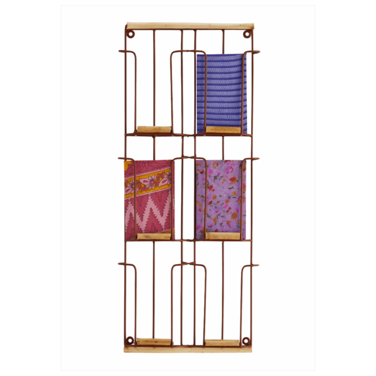 Porte cartes postales en bois – Rouille – 6 cartes - Madam Stoltz - Vu de face sur fond blanc