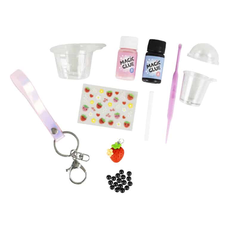 Kit créatif porte-clés charm bubble tea -Tiger tribe, vue du contenu du sachet sur fond blanc