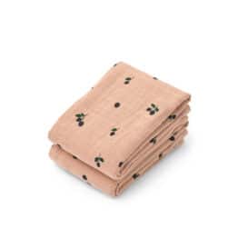 langes LEWIS 65 × 65 cm, imprimés Mini Berry sur fond Pale Tuscany, 100 % coton bio GOTS. Parfaits pour emmailloter, sécher, jouer ou protéger Puériculture Little Marmaille, magasin pour enfants à Vannes