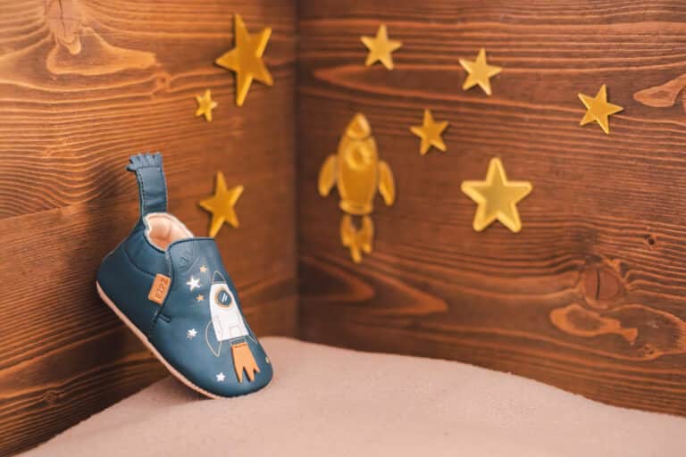 Chaussons Blublu fusée - Marine - Easy Peasy, vue d'ambiance de côté