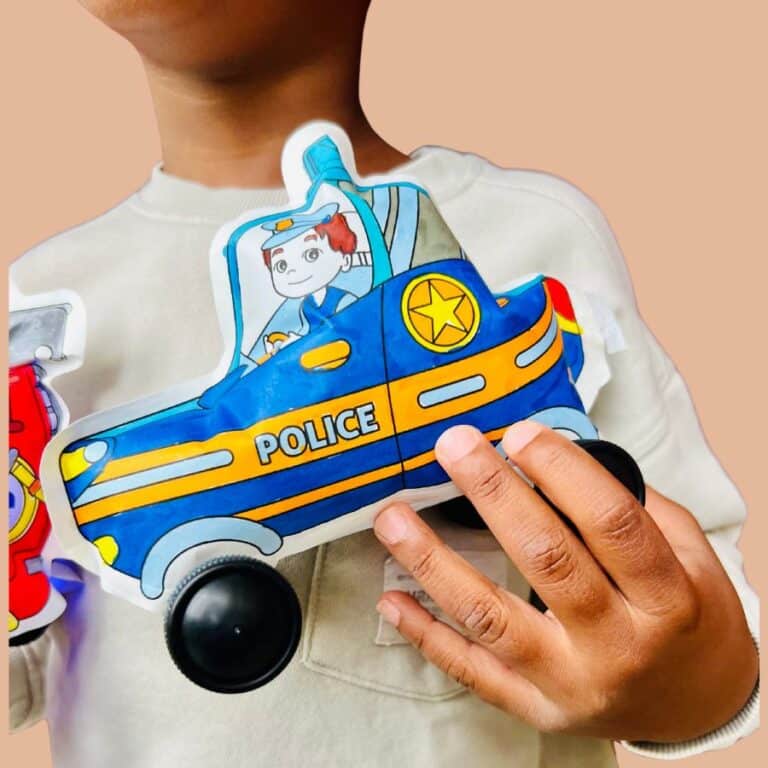 Coloriages gonflables - Police et pompier - Ara Créative, vue d'ambiance de la voiture de police