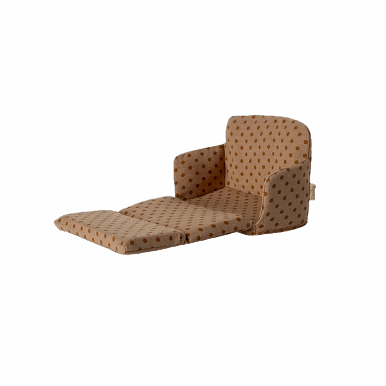 Canapé-lit pour souris et lapins - Pois - Maileg, vue de côté déplié sur fond blanc