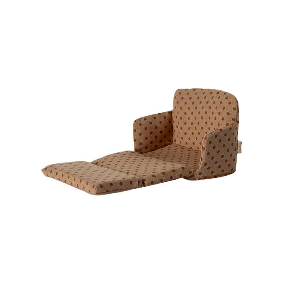Canapé-lit pour souris et lapins - Pois - Maileg, vue de côté déplié sur fond blanc
