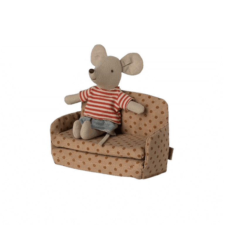 Canapé-lit pour souris et lapins - Pois - Maileg, vue de côté sur fond blanc avec une souris