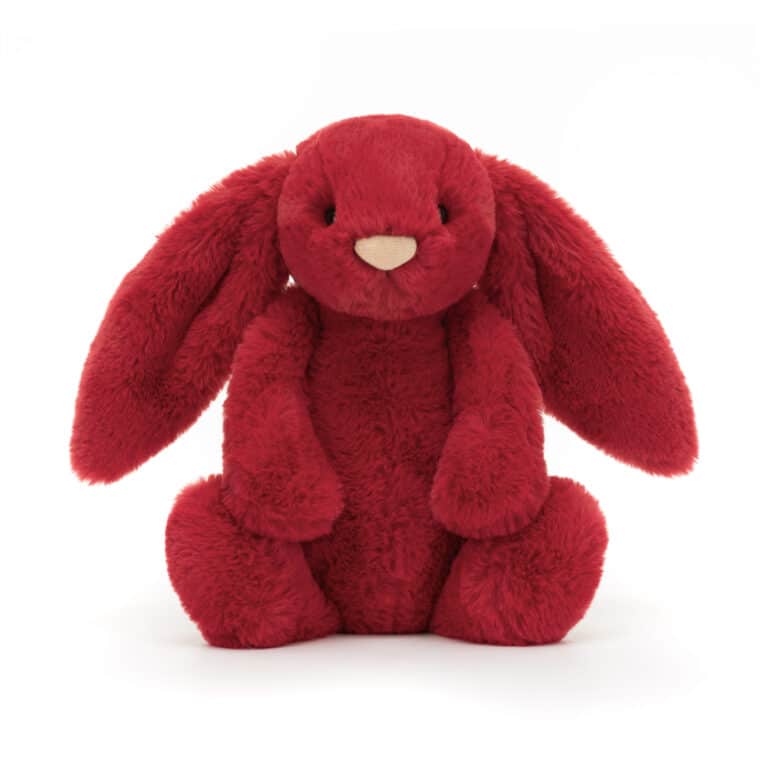 Doudou Lapin de Luxe Scarlett – Élégance rubis et douceur enveloppante de Jellycat - Vu de face sur fond blanc