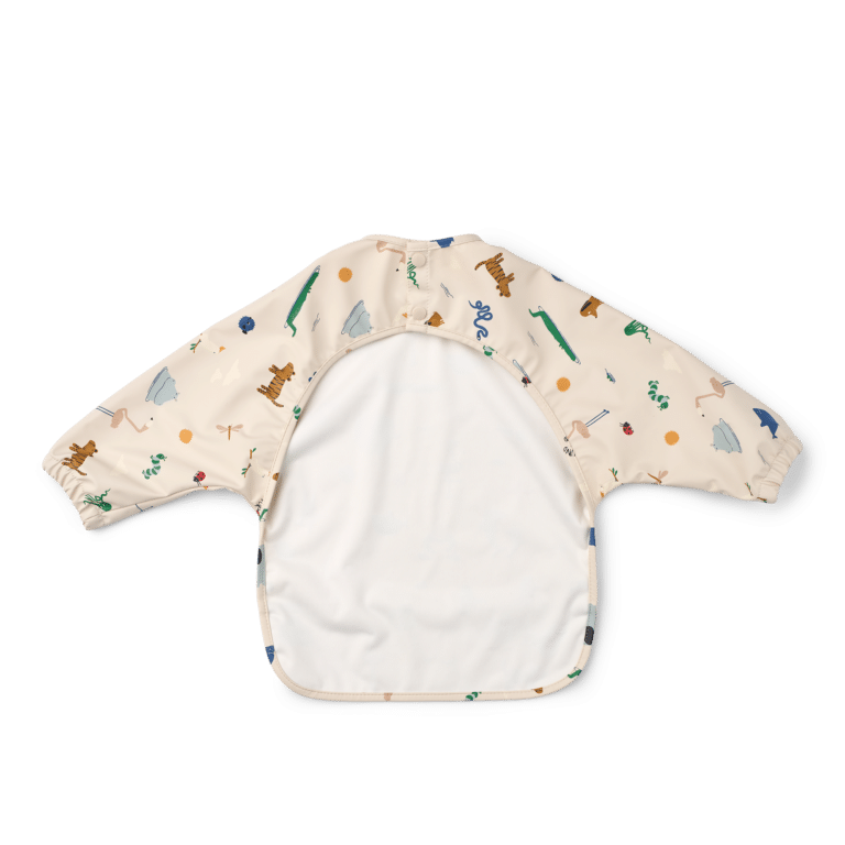 Bavoir à manches longues – À travers le monde – Liewood - Vu de dos sur fond blanc