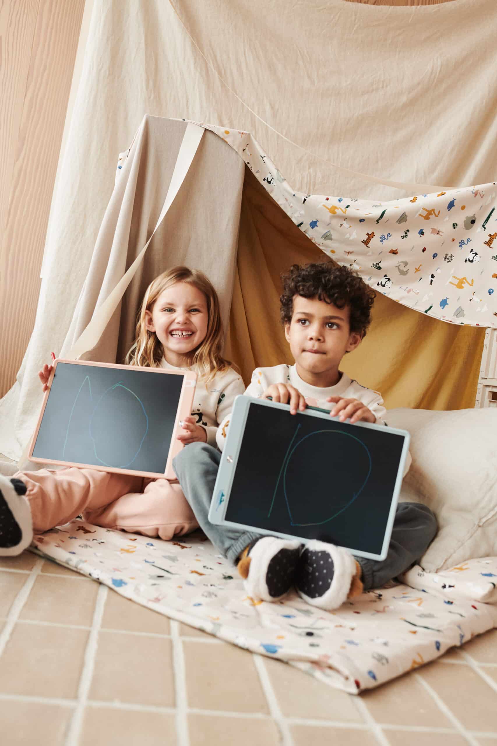 Grande Tablette à dessin magique Zora – À travers le monde – Liewood - Idées enfant Noël, cadeaux originaux Noël 2025