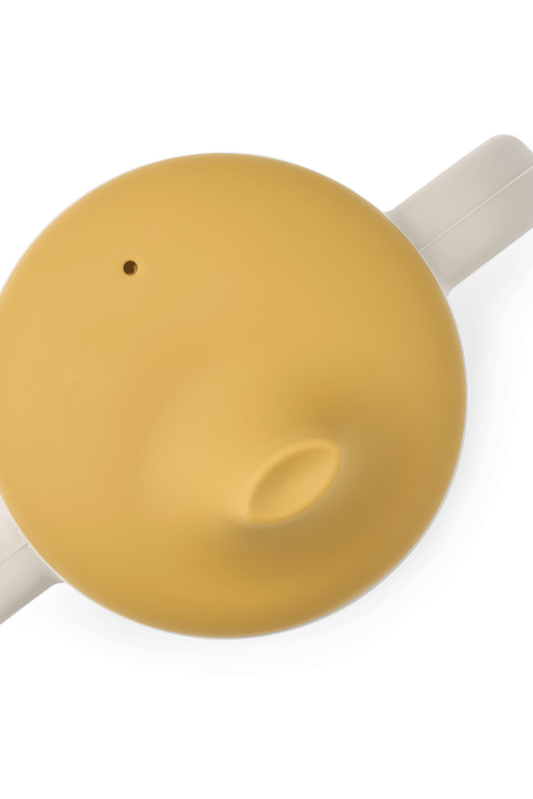 Tasse en silicone avec tétine – À travers le monde – Liewood - Vue du dessus sur fond blanc