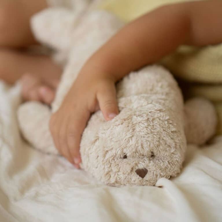 Peluche Veilleuse Musicale Phoque moonie sable, veilleuse bébé douce, doudou phoque avec sons apaisants et lumière tamisée, peluche naissance sécurisée, veilleuse musicale enfant