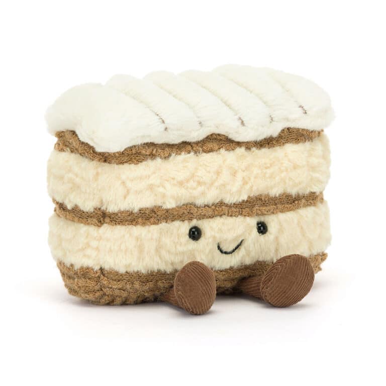 Doudou amuseables Milie Mille Feuille -Jellycat, vue de biais sur fond blanc