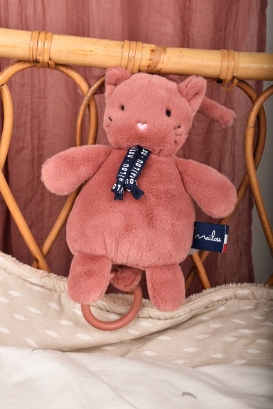 Doudou musical chat dorlotin- bois de rose- Maïlou - ambiance