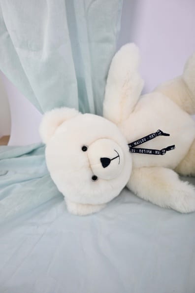 Peluche l'ours - Blanc poudré - 35 cm - Maïlou - ambiance