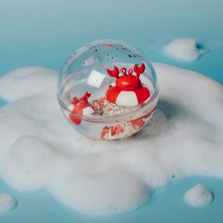 jouet de bain, balle sensorielle de bain, jouets bébé, idées cadeaux originale de naissance, liste de naissance, petit boum jouet de bain, idées cadeaux Noël, Little Marmaille magasin de jeux à Vannes Lorient