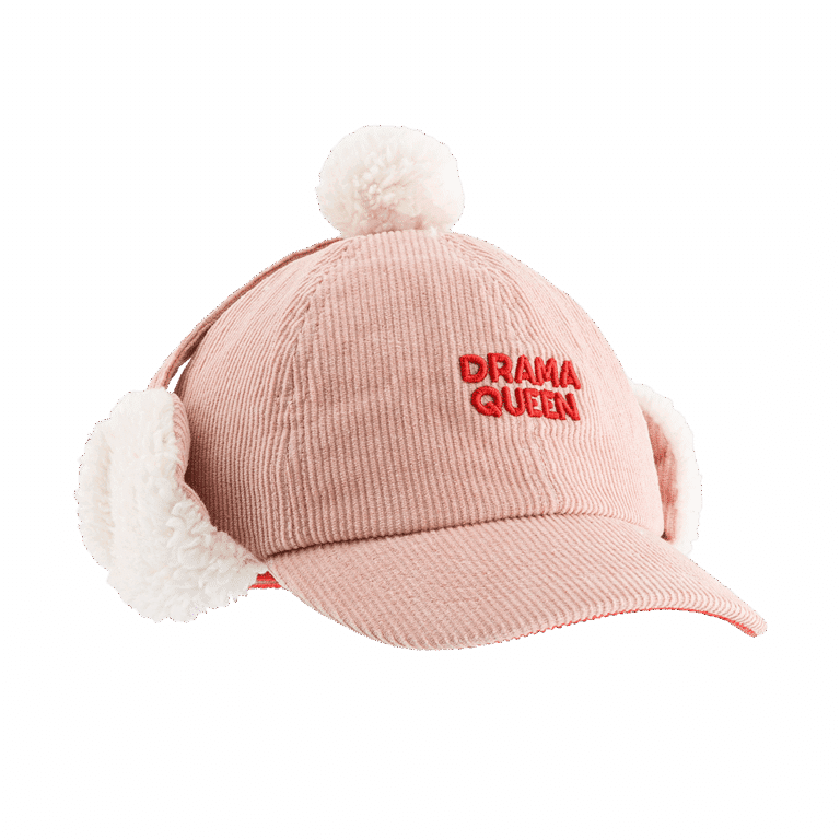 Casquette Chapka DRAMA QUEEN Rose – Chamaye - Vue de côté sur fond blanc