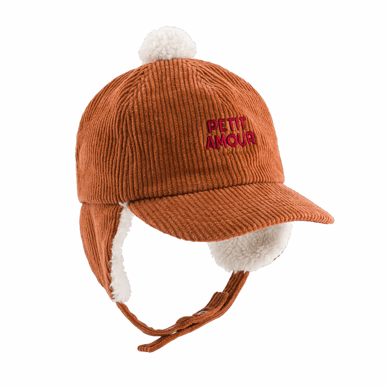 Casquette Chapka Petit Amour - Caramel – Chamaye - Vue de côté sur fond blanc