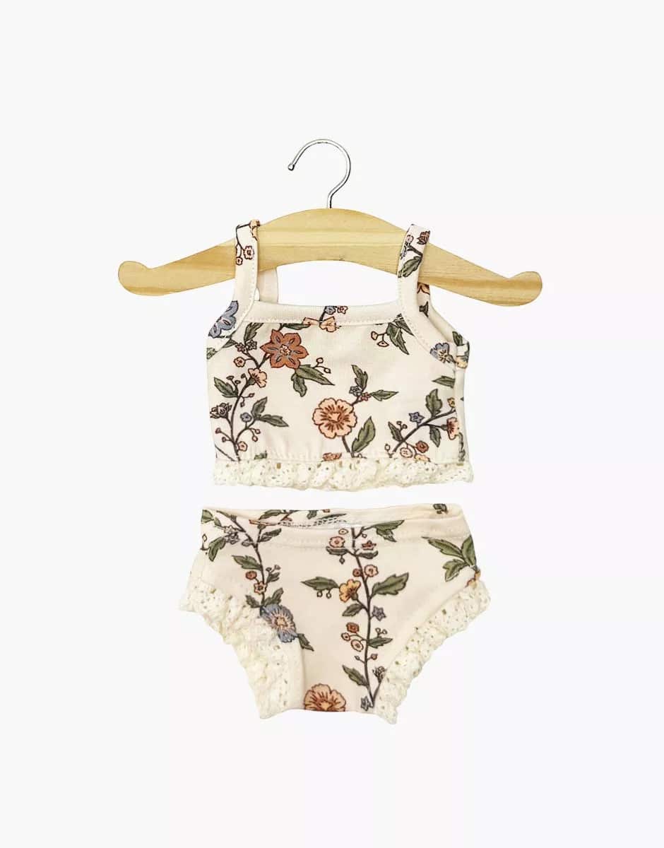dessous pour poupée, culotte poupée, débardeur poupée, vêtements poupée, idées cadeaux poupées, accessoires de poupées, poupée habillée, poupée minikane, habits pour poupée, idées cadeaux fille 3 ans, idées cadeaux Noël fille, magasin de jouets en ligne, magasin anniversaire enfant, jouets petite fille, Little Marmaille poupée fille, bandeau pour poupée
