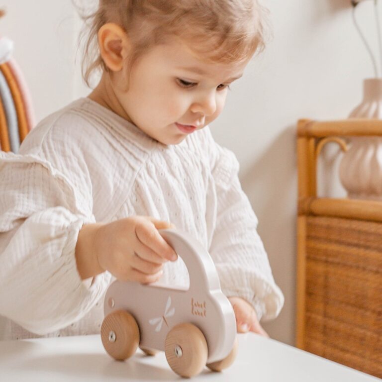 Voiture en bois Label Label – Couleur Nougat - Ambiance
