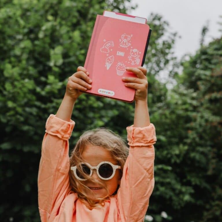 tablette dessins enfant, tablette enfant, dessin numérique enfant, tablette Kidywolf, tablette pour dessiner enfant, tablette cartes dessins, tableau apprentissage, tablette enfant pas cher, jouet de Noël pas cher, idées de cadeaux de Noël pas cher, cadeaux enfants 3 ans pas cher, magasin pas cher enfants, cadeau anniversaire fille, petit cadeau d'anniversaire enfants