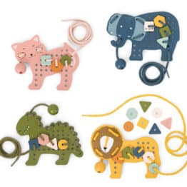 Jeux de laçage animaux en bois - Trixie Baby - Vue des 4 modèles de laçage sur fond blanc
