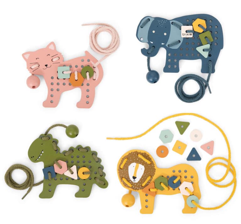 Jeux de laçage animaux en bois - Trixie Baby - Vue des 4 modèles de laçage sur fond blanc