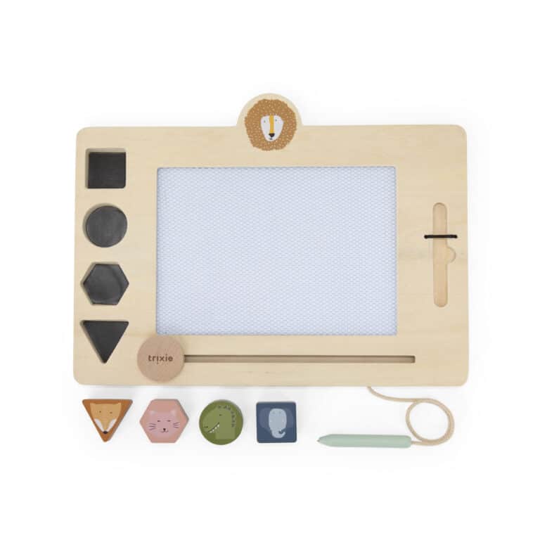 Tableau à dessin en bois Mr.Lion - Trixie Baby - Vue de face avec tous ses éléments sur fond blanc