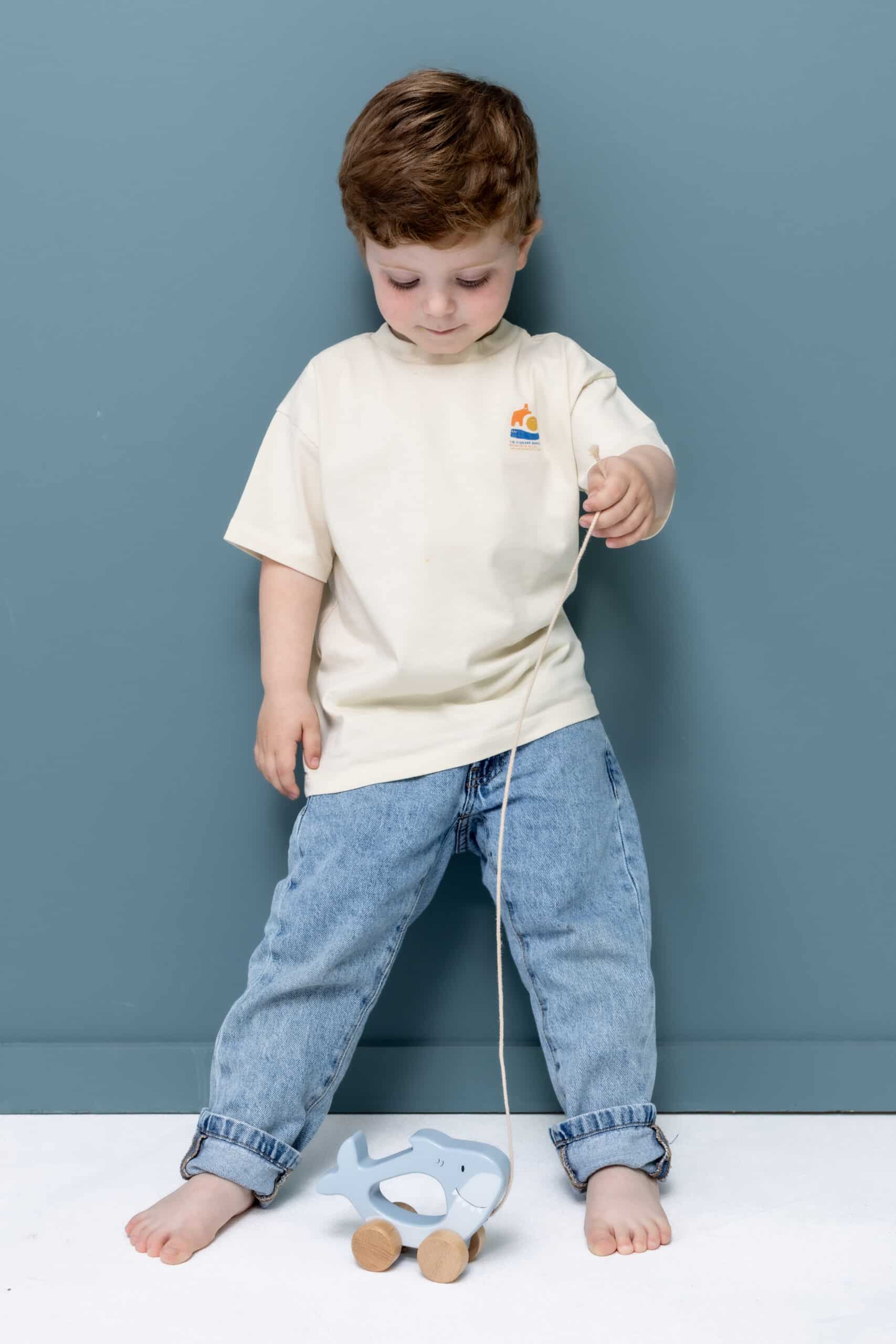 Jouet à tirer en bois Mr Requin – Trixie Baby - Ambiance