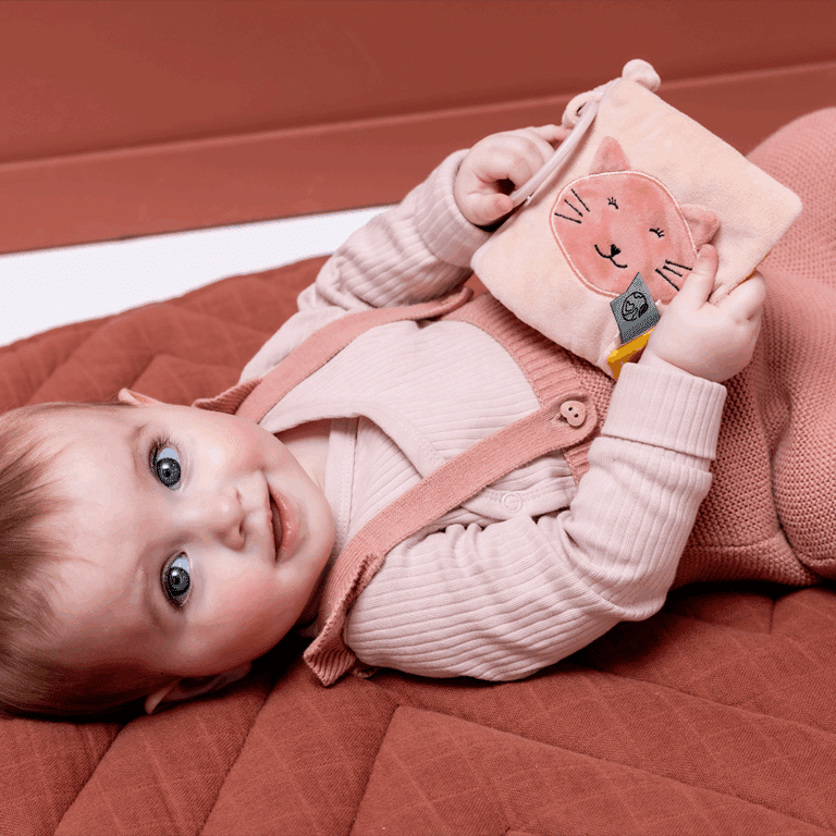 Livre sensoriel pour poussette – Mlle Chat - Trixie baby - Ambiance