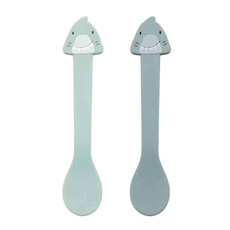 Lot de 2 cuillères en silicone – Mr. Requin – Trixie Baby - Vue de face sur fond blanc