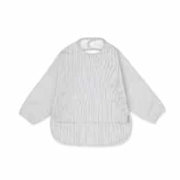 Bavoir plastifié à manches longues – Rayures bleues - Cam Cam Copenhagen - Vue de face sur fond blanc