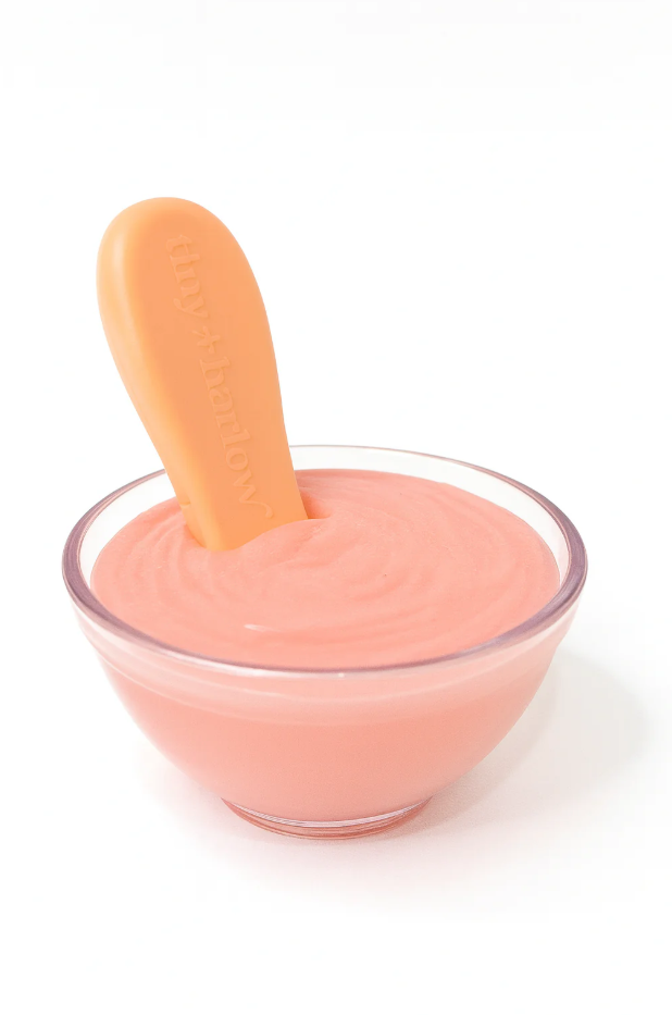 Bol yaourt fraise pour poupée – Tiny Harlow - Vu de face sur fond blanc