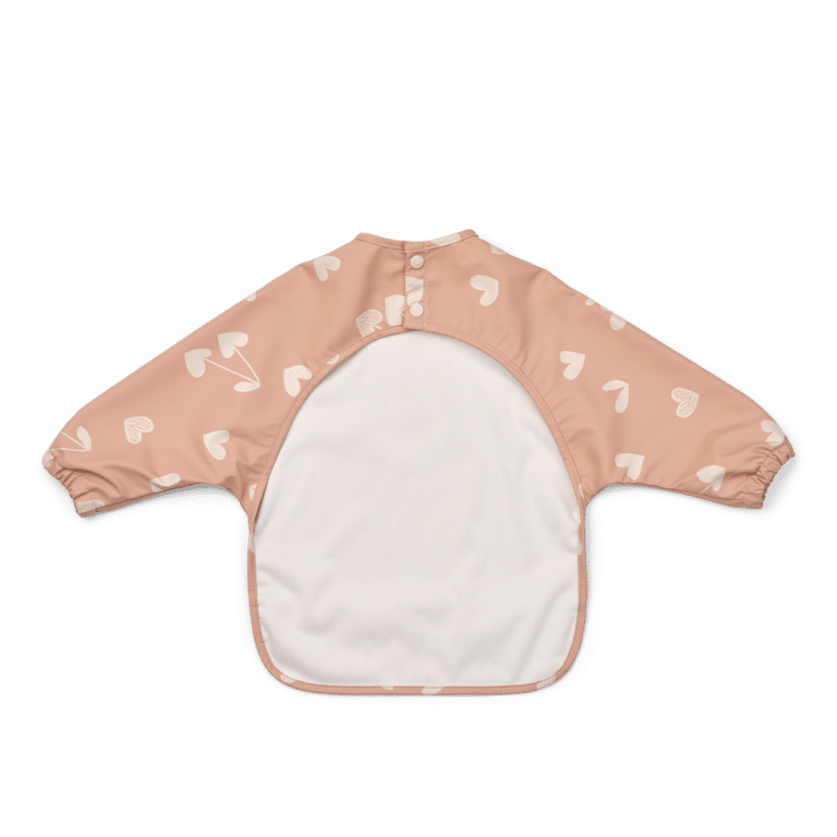 Bavoir manches longues coeurs cerises liewood fond blanc de derrière