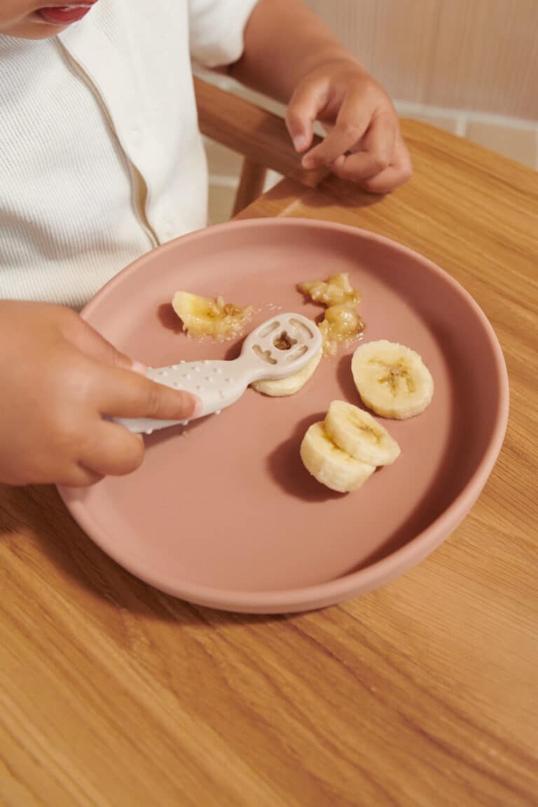 Lot de 4 cuillères d’apprentissage Caelia – Pale tuscany mix – Liewood - Ambiance