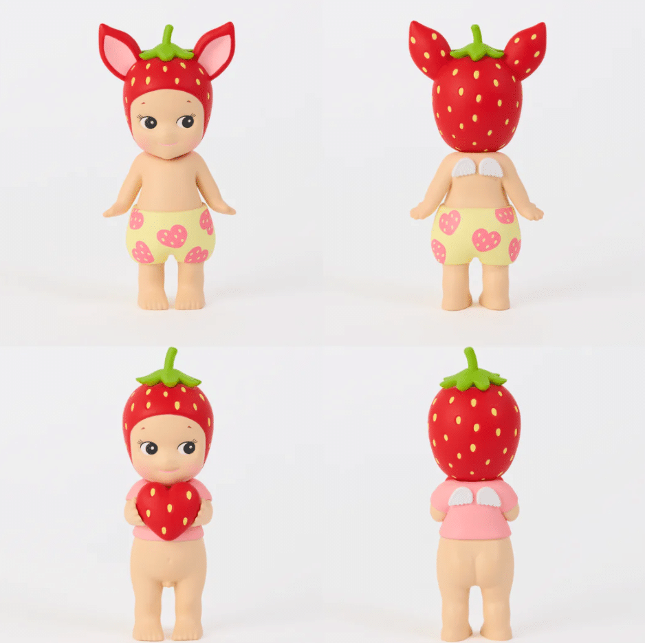 Sonny Angel® Strawberry Love, vue sur fond blanc de la fraise et du faon