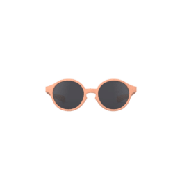 Lunettes de soleil baby #D - Apricot - 0-3 ans - Izipizi, vue de face sur fond blanc