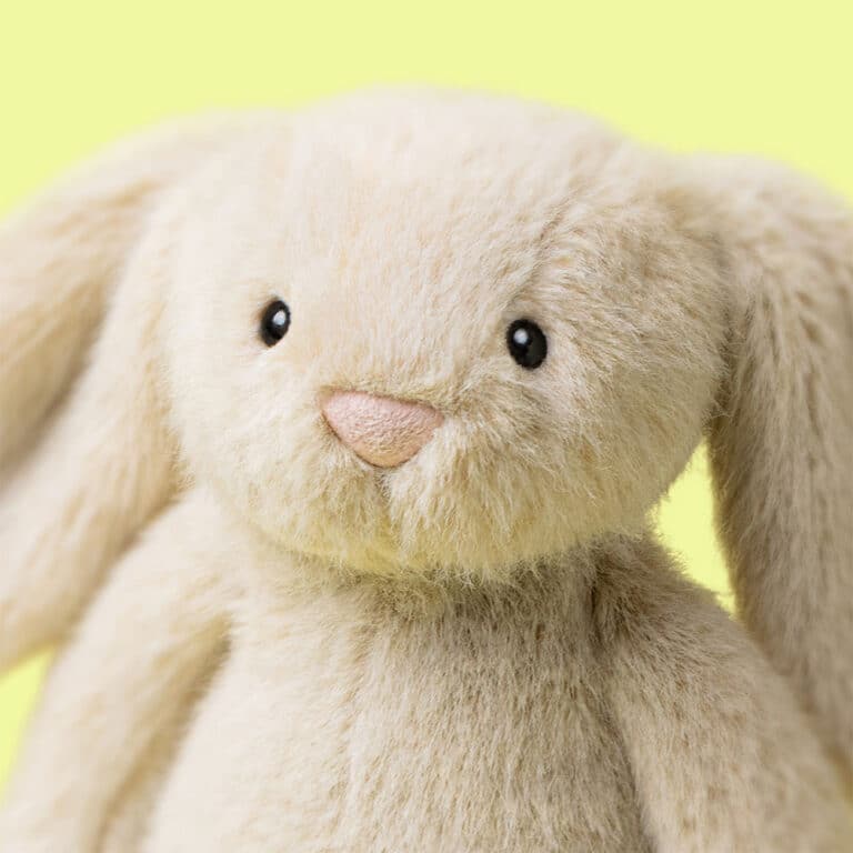 Wheat Flufflet bunny - Jellycat, vue détaillée sur sa tête